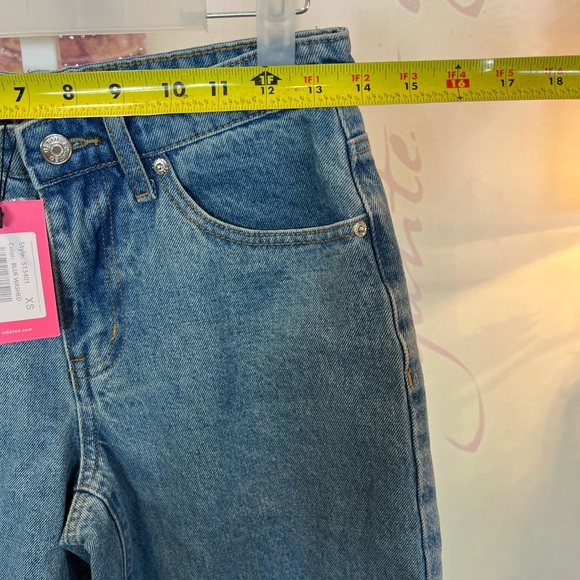 NWT Edikted women’s Oversized Low Rise Denim Bermuda Shorts Size XS - Picture 3 of 6